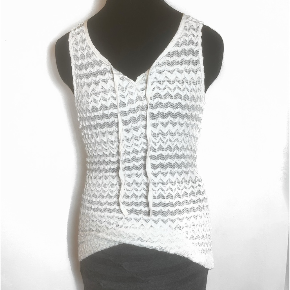 Skye’s The Limit White Tank Top Size Small